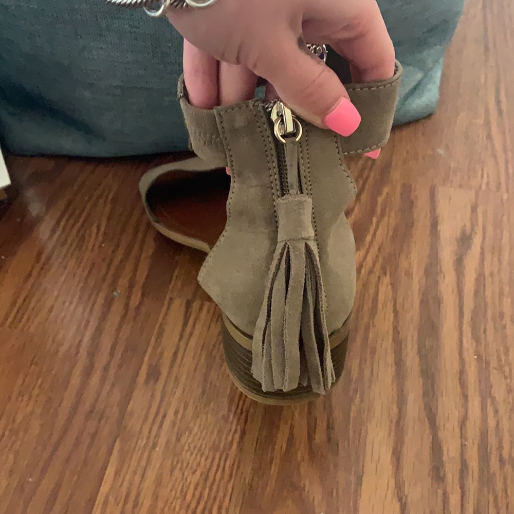 Sandals - Picture 2 of 3